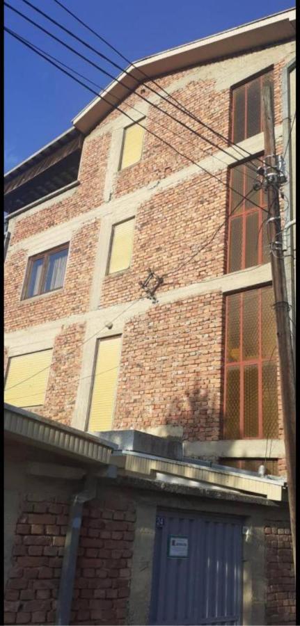 Lovely 1 Bedroom Within Walking Distance, Views Печ Екстериор снимка
