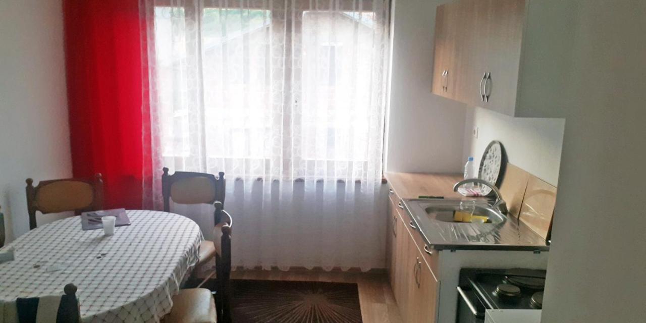 Lovely 1 Bedroom Within Walking Distance, Views Печ Екстериор снимка