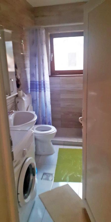 Lovely 1 Bedroom Within Walking Distance, Views Печ Екстериор снимка
