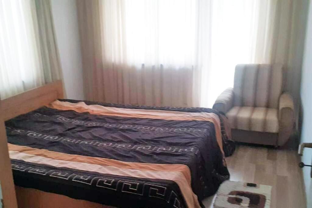 Lovely 1 Bedroom Within Walking Distance, Views Печ Екстериор снимка