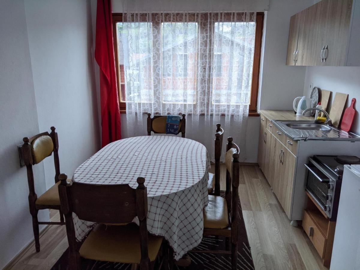 Lovely 1 Bedroom Within Walking Distance, Views Печ Екстериор снимка