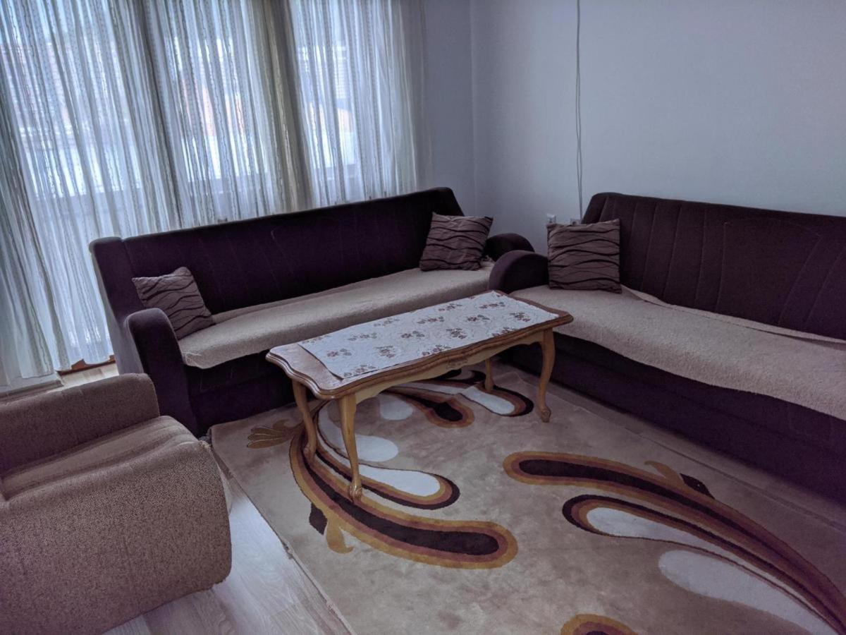 Lovely 1 Bedroom Within Walking Distance, Views Печ Екстериор снимка