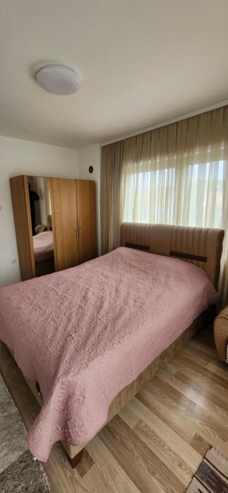 Lovely 1 Bedroom Within Walking Distance, Views Печ Екстериор снимка