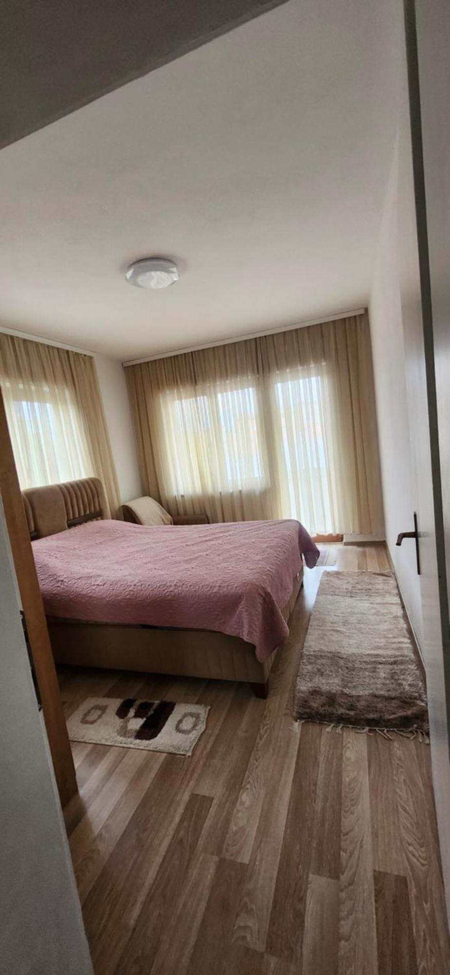Lovely 1 Bedroom Within Walking Distance, Views Печ Екстериор снимка