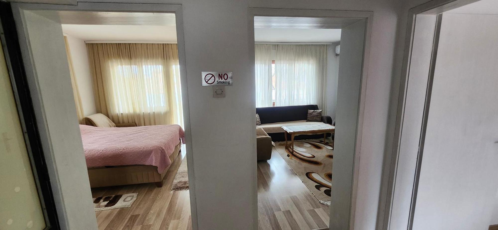 Lovely 1 Bedroom Within Walking Distance, Views Печ Екстериор снимка